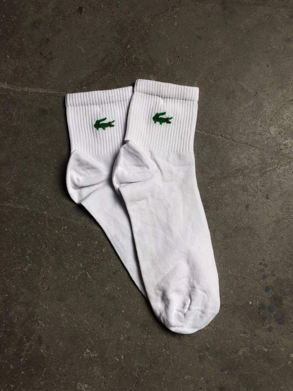 جواريب تمساح ابيض واسود