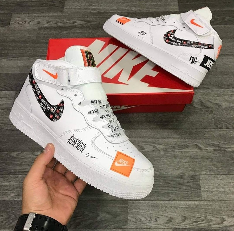 حذاء نايك ابيض عالي , قالب كبير (القياسات بين 36>40)