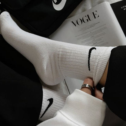 جواريب نايك ابيض سادة ✅