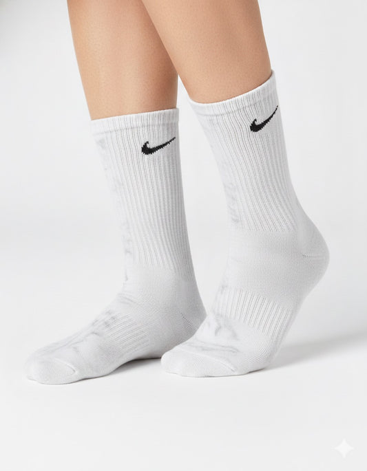 جواريب نايك حجري ابيض