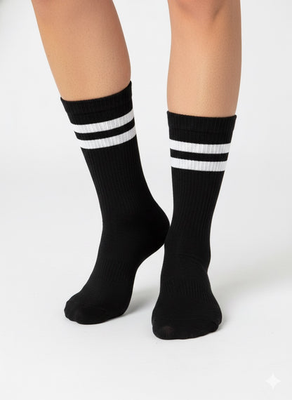 جواريب سادة بخطوط ✅