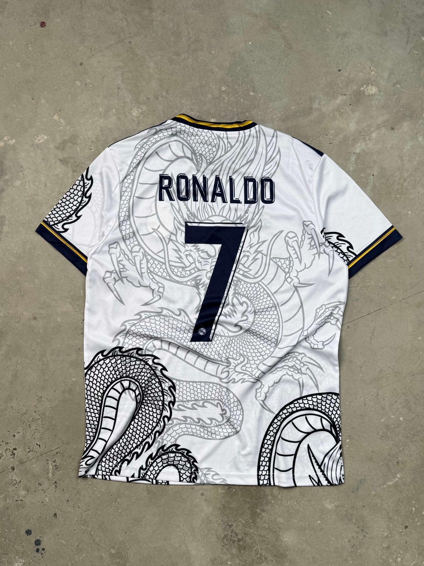 دريس تيشيرت نايك ريال مدريد لون ابيض كريستيانو