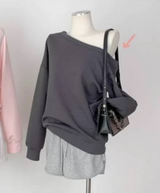 سويتر نازل كتف بناتي *