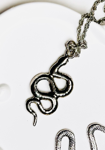 قلادة افعى✅