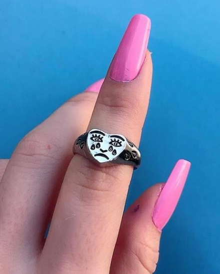 محبس وجه حزين , قابل للتكبير والتصغير