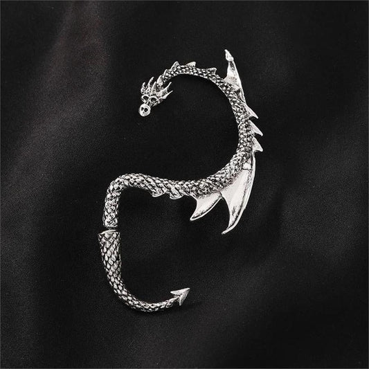 طوق اذن بتصميم تنين