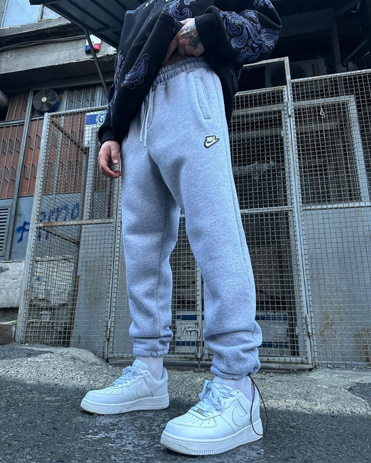 بجامة نايك لون رصاصي قالب طبيعي