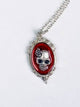 قلادة جمجمة احمر