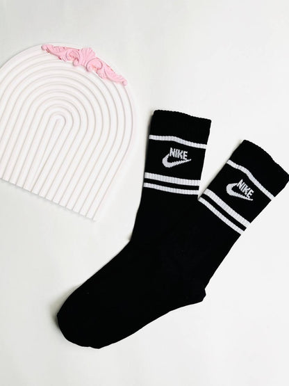 جوارب نايك اسود خط ابيض✅