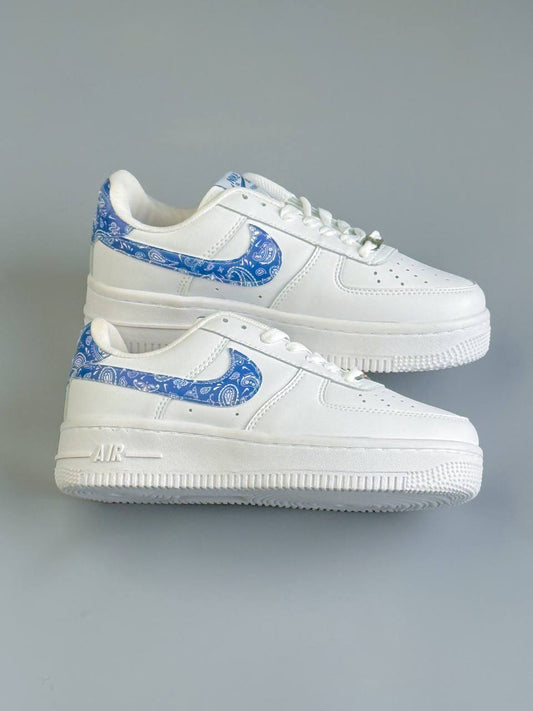 حذاء نايك اير فورس ابيض وازرق ,قالب طبيعي