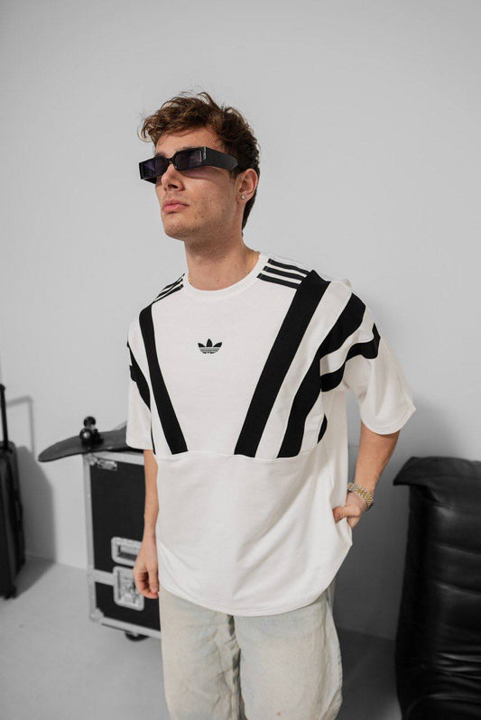 تيشيرت اديداس ابيض خطوط اسود , قالب كبير✅