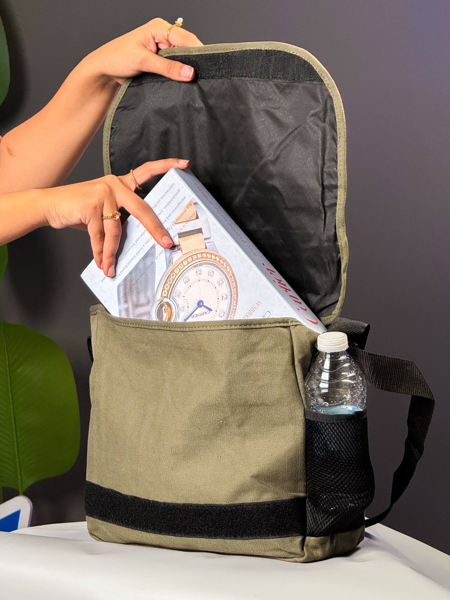 حقيبة كتب مدرسية جانبية لون زيتوني