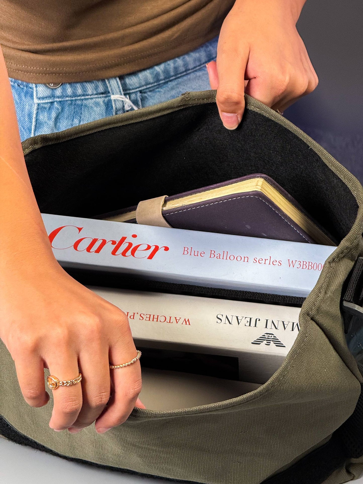 حقيبة كتب مدرسية جانبية لون زيتوني