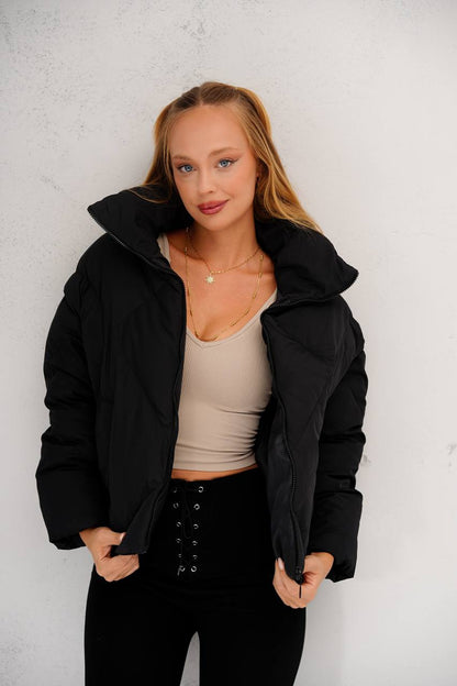 جاكيت نسائي بفر ألماس نفخ اسود