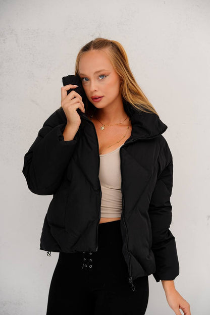 جاكيت نسائي بفر ألماس نفخ اسود