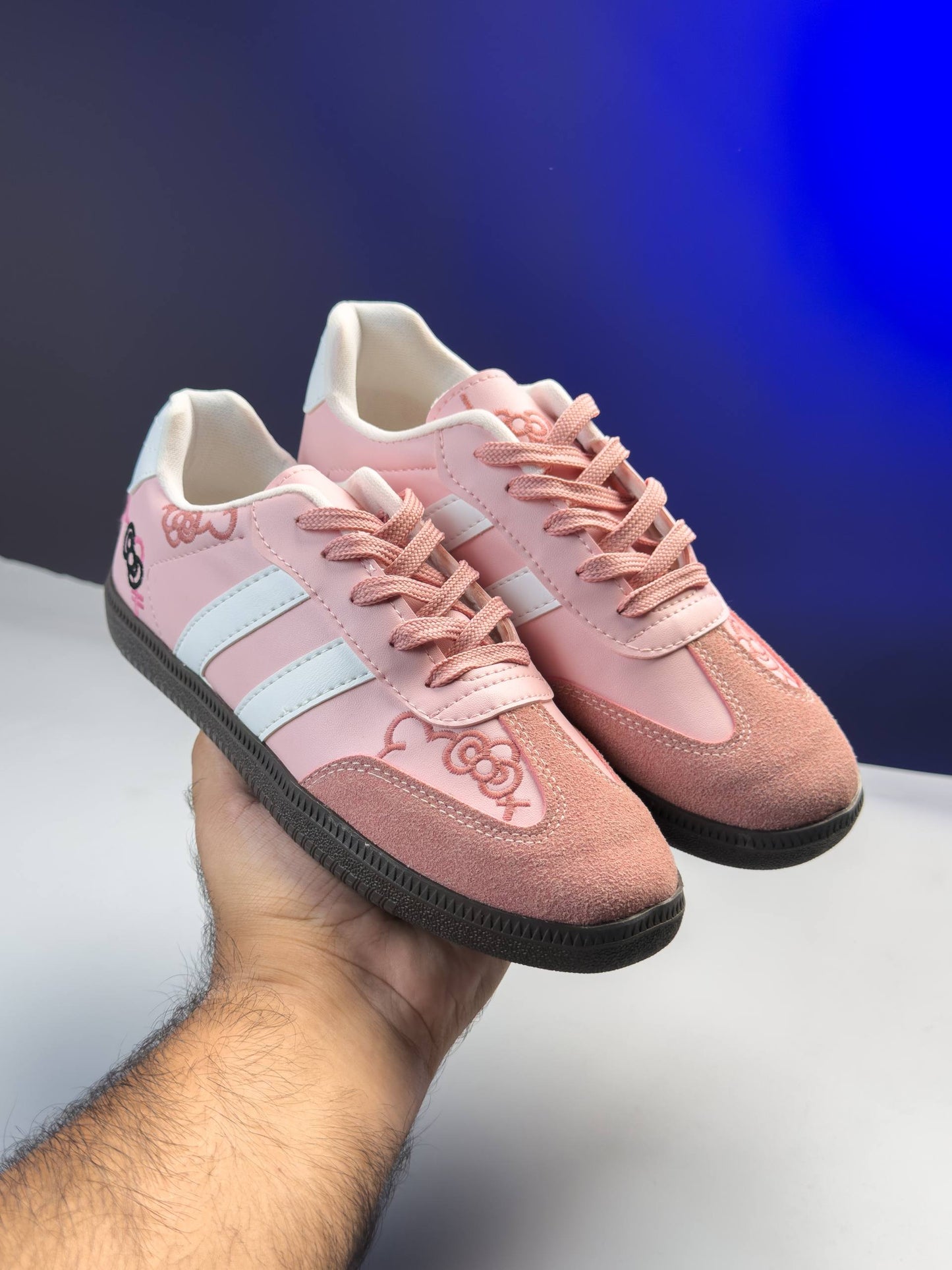 (القياسات بين 36>40) حذاء هيلو كيتي وردي ,قالب صغير