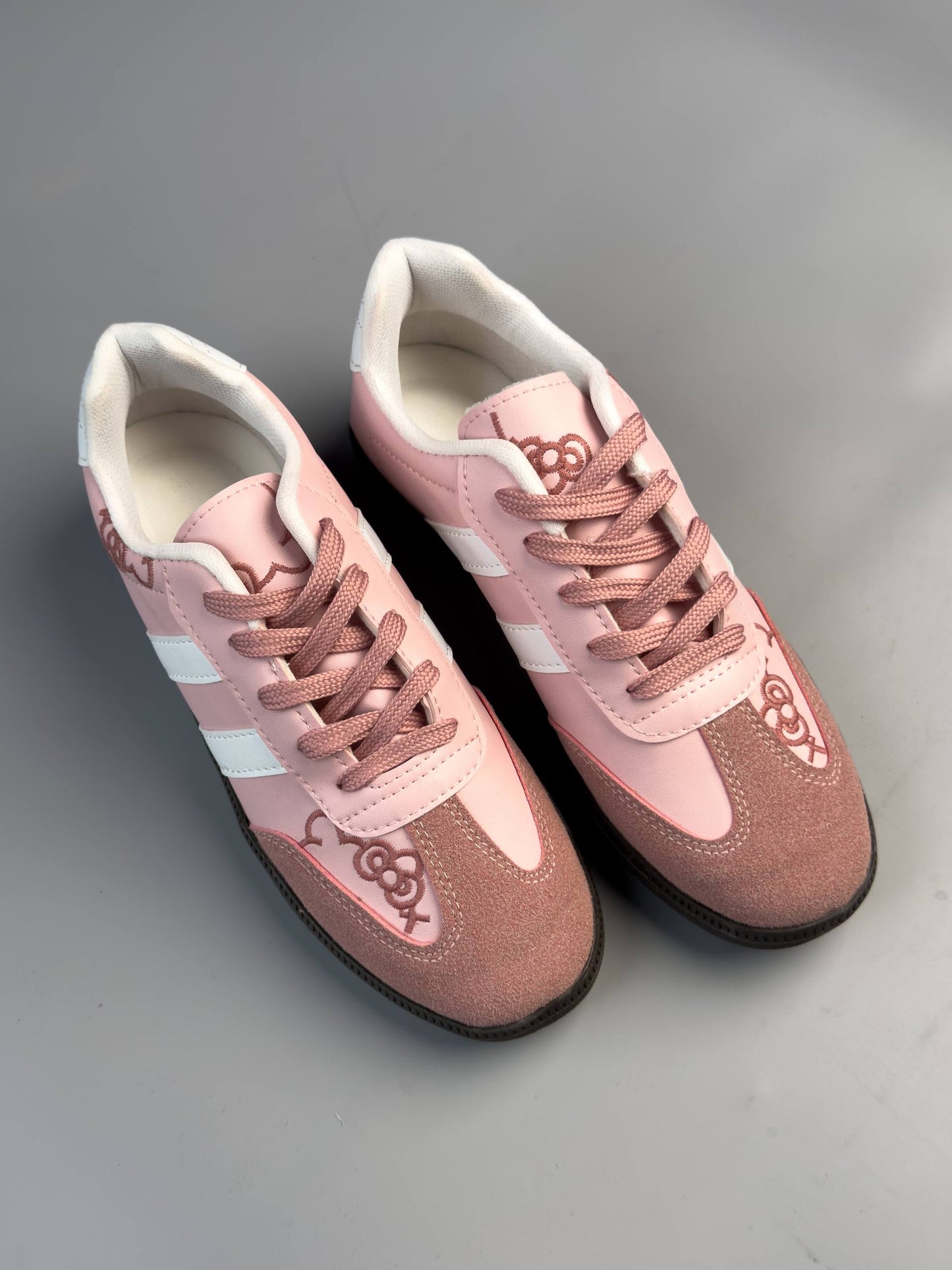 (القياسات بين 36>40) حذاء هيلو كيتي وردي ,قالب صغير