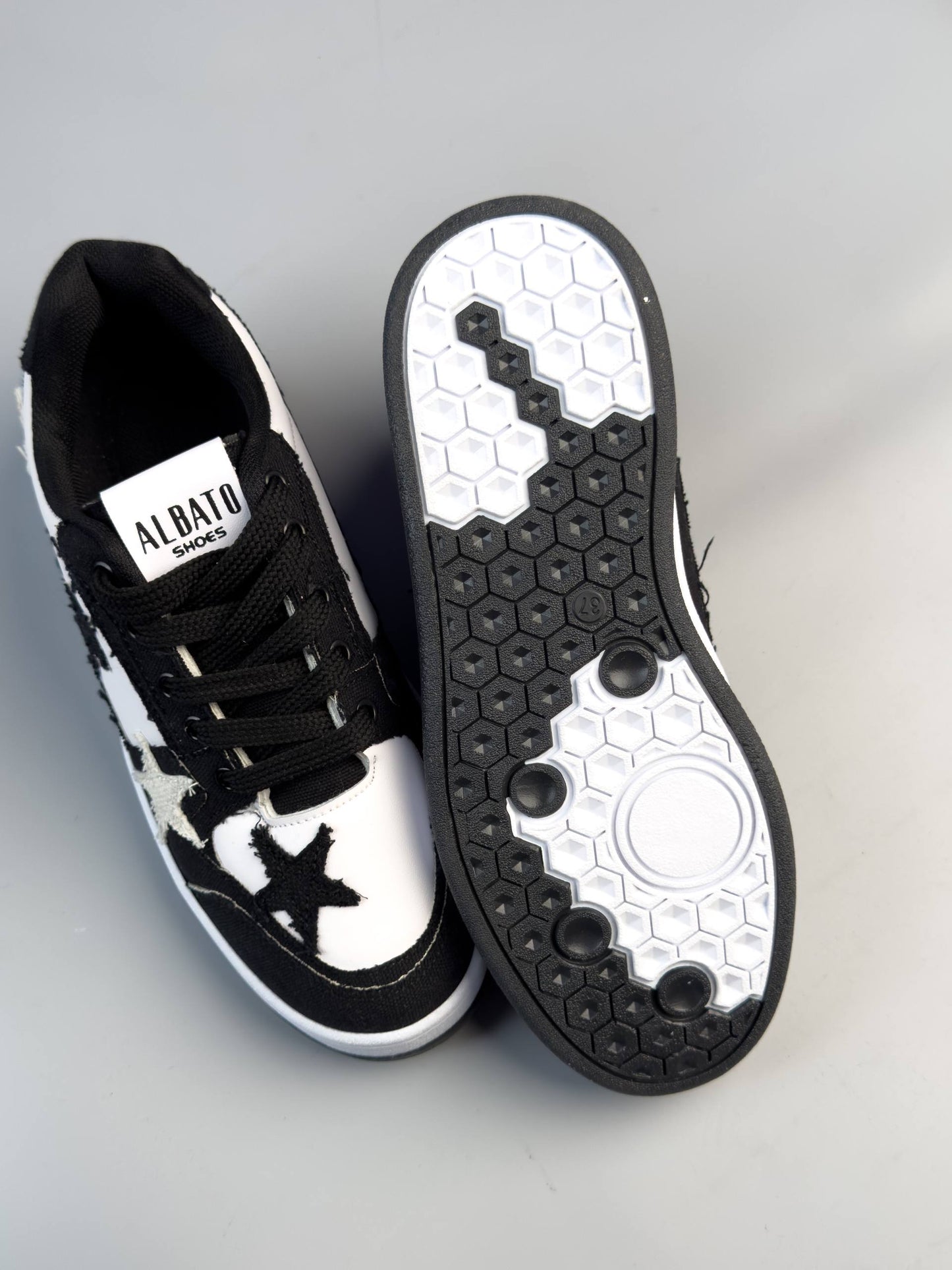 (القياسات بين 36>40) حذاء نجوم اسود ,قالب صغير