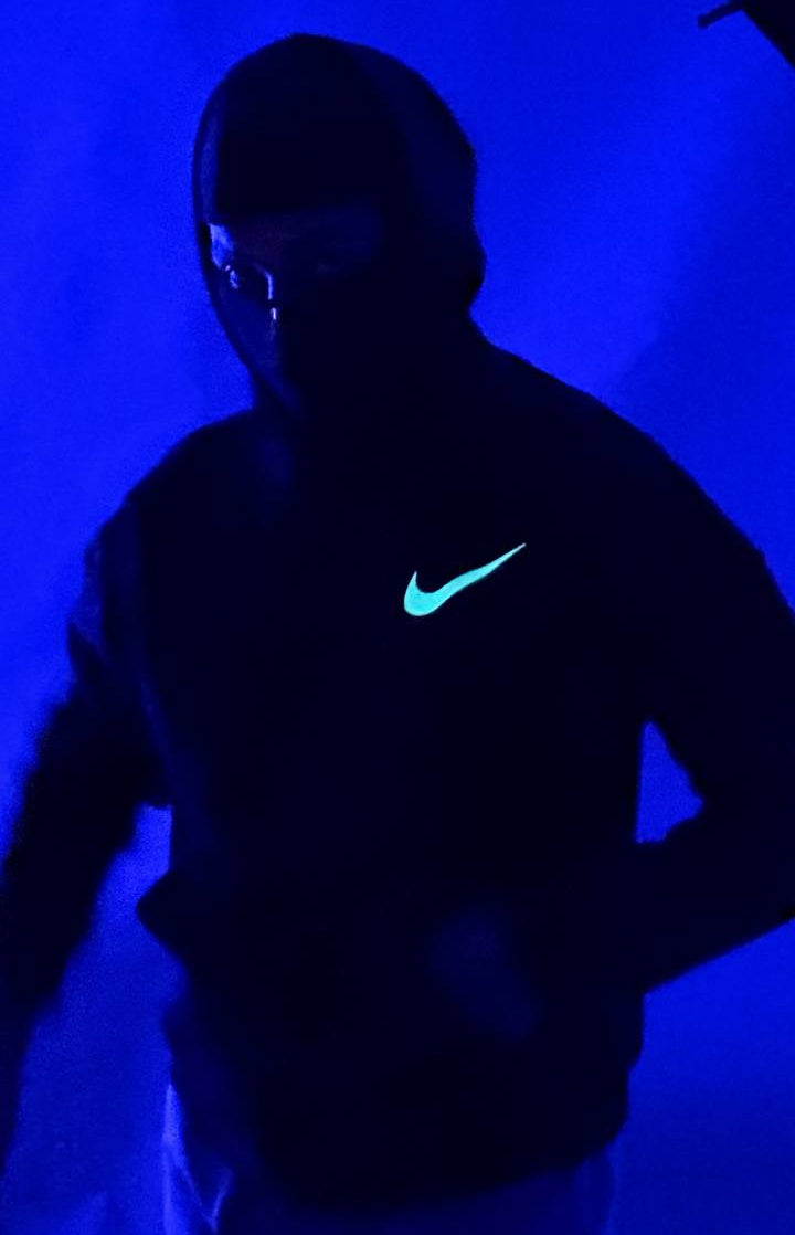 هودي قناع نايك , فسفوري مضيء بالظلام