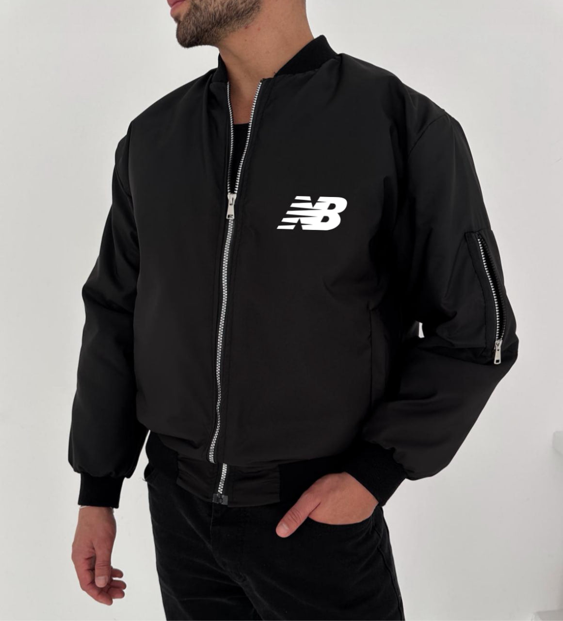 New Balance - جاكيت اسود نيو بلانص , مطري مبطن