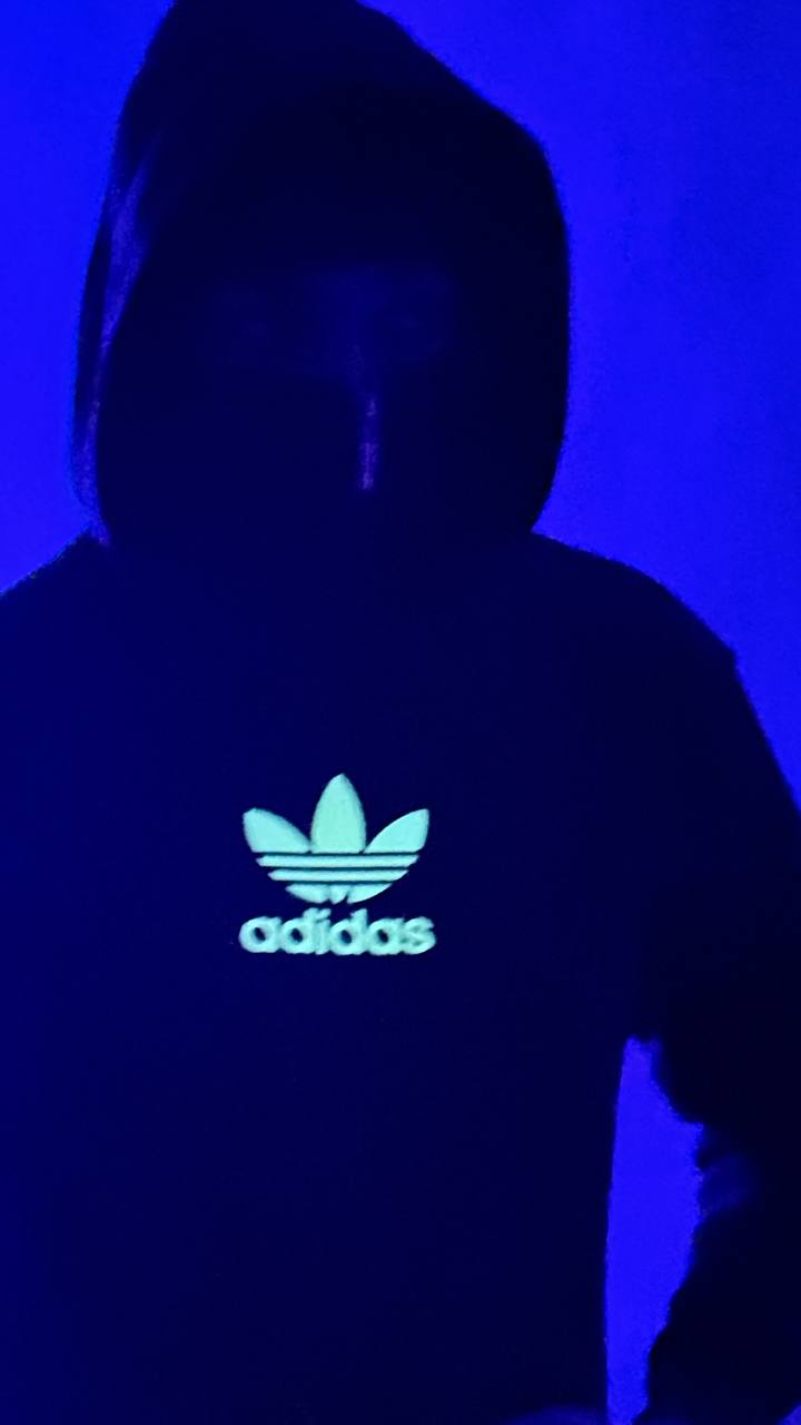 هودي قناع اديداس , فسفوري مضيء بالظلام
