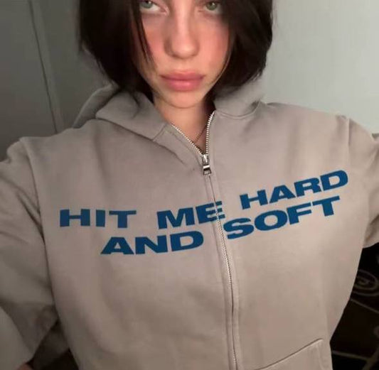 جاكيت بيلي ايلش , اضربني بقوى ولطف