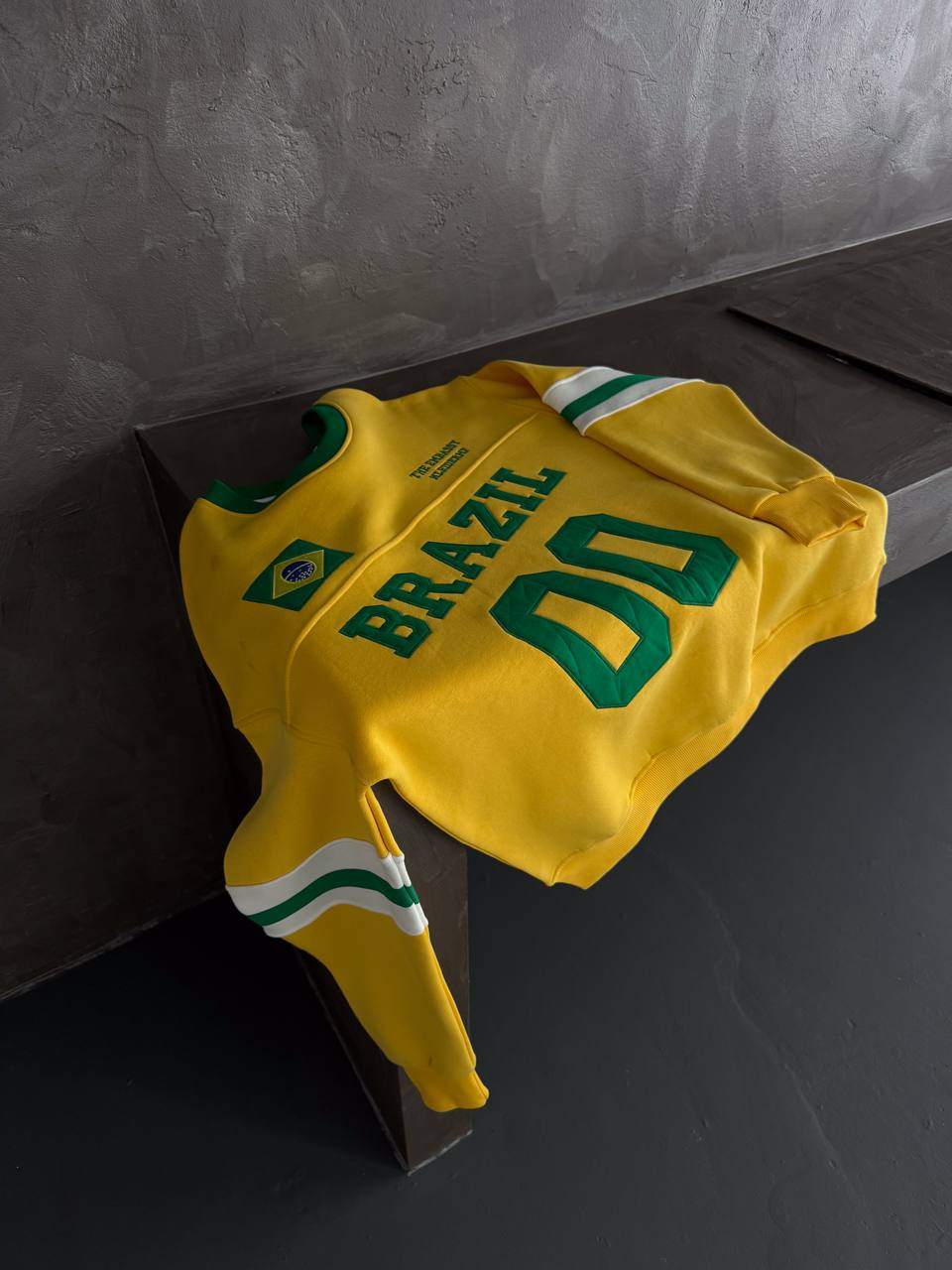 سويتر البرازيل 00 لون اصفر , قالب كبير