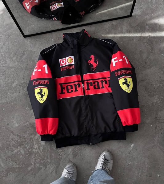 جاكيت فيراري اسود واحمر مطري , مبطن ثخين (طلب مسبق يوصلك خلال 7-10 يوم🟢)
