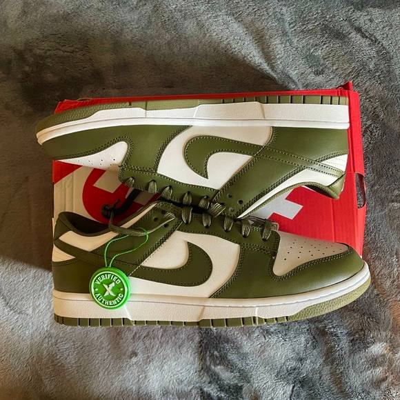 SB Nike حذاء نايك ناصي زيتوني وبيجي ,قالب طبيعي ✅