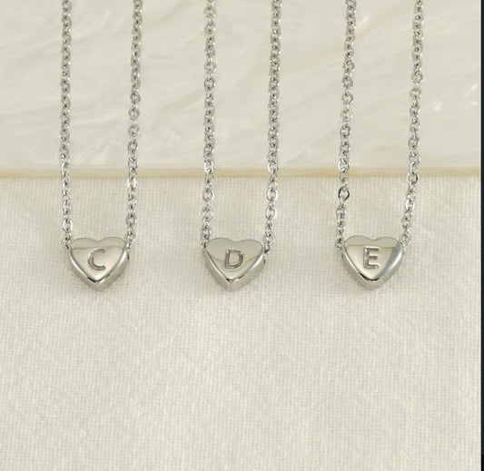 قلادة قلب احرف *