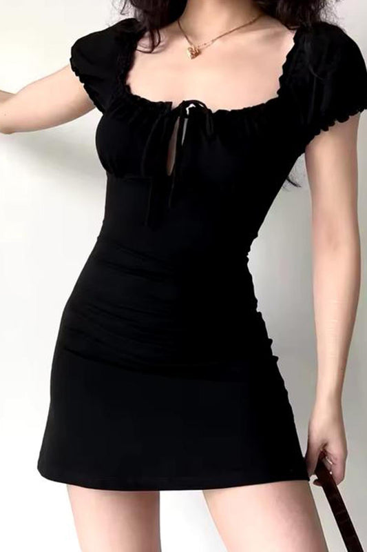 فستان اسود سادة قصير